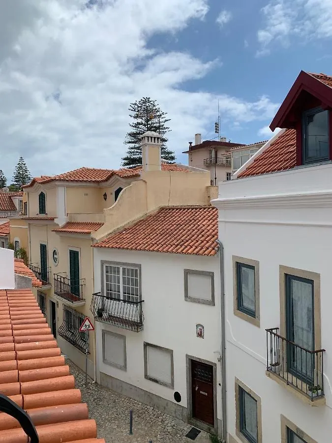 Charming Old Town Apartment Cascais